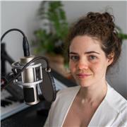 Bacharel em Música pela UNIRIO ensina a cantar com liberdade e diversão, aula indicada para todas as idades e gostos musicais